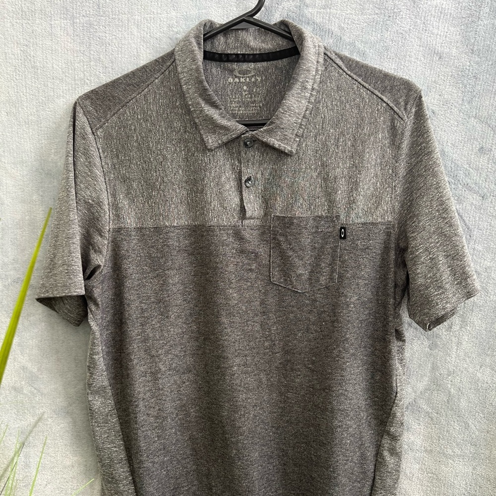 Oakley polo shirt size small